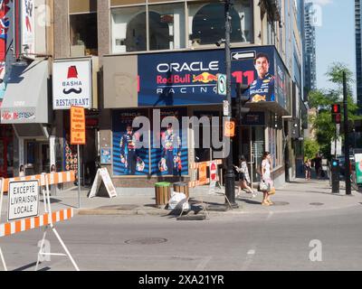 Montreal, Canada, 3 giugno 2024. Negozio di articoli di merchandising Red Bull allestito in via Ste-Catherine per il festival del weekend del Gran Premio del Canada nel centro di Montreal. Credito: Richard Prudhomme/alamy notizie dal vivo Foto Stock