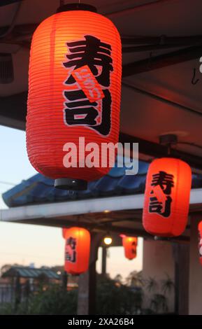 Tyler, Texas - 1 gennaio 2024: Sushi Lanterns alla Shoguns Japanese Steak House di Tyler Texas Foto Stock