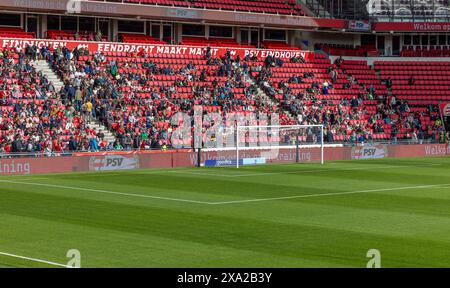 La squadra di calcio olandese del PSV EINDHOVEN DI formazione Open nello stadio Philips Foto Stock