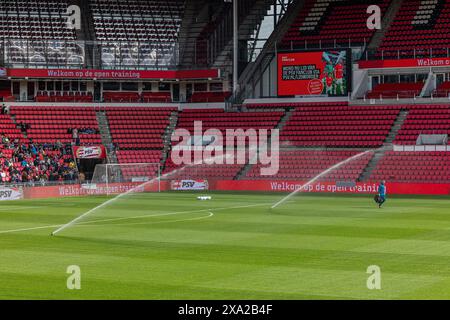 La squadra di calcio olandese del PSV EINDHOVEN DI formazione Open nello stadio Philips Foto Stock