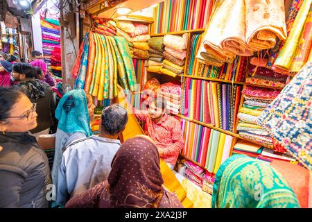 Silk Shop, Jaipur, Rajasthan, India, Asia meridionale Foto Stock