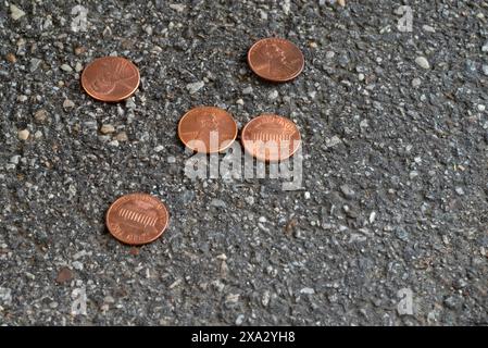 Soldi per strada, un centesimo, valuta americana Foto Stock