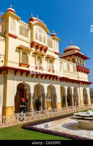 Cameriere al Rambagh Palace Hotel, Jaipur, Rajasthan, India, Asia meridionale. Foto Stock