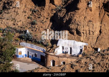 I covarroni, i magazzini scolpiti in pietra, Gorafe, la regione di Guadix, il Granada Geopark, provincia di Granada, Andalusia, Spagna Foto Stock