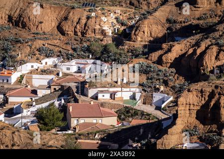 I covarroni, i magazzini scolpiti in pietra, Gorafe, la regione di Guadix, il Granada Geopark, provincia di Granada, Andalusia, Spagna Foto Stock