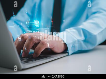 L'uomo d'affari che lavora su tablet e computer online e mostra icone di protezione cyber spionaggio, rappresenta la protezione del codice, il concetto di sicurezza e la commu Foto Stock
