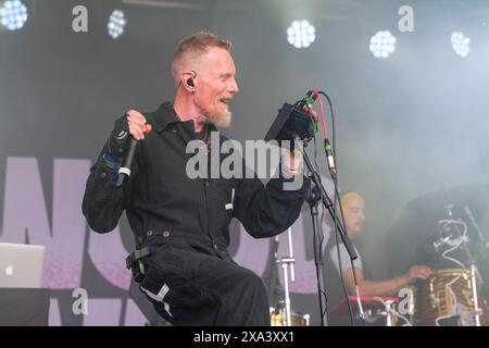 Rob Birch del gruppo stereo MCS Hip Hop che si esibisce al Wychwood Festival, Cheltenham, Regno Unito. 1° giugno 2024, Foto Stock