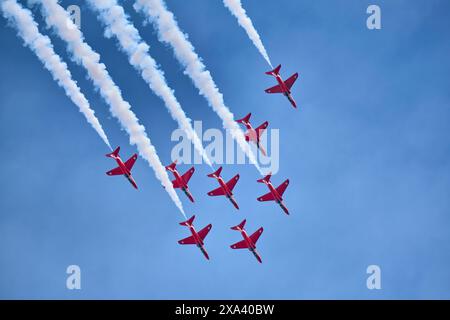 Frecce rosse che si affacciano su Fairford UK Foto Stock