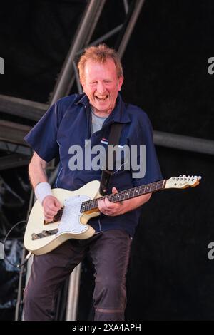 Bruce Watson di Big Country si esibisce al Wychwood Festival, Cheltenham, Regno Unito. 31 maggio 2024, Foto Stock