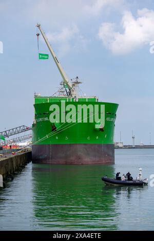 Zeebrugge, Belgio. 4 giugno 2024. Questa immagine mostra la presentazione della nave per installazione di rocce a tubo fallato "Yellowstone" del gruppo di infrastrutture offshore DEM, martedì 4 giugno 2024 a Zeebrugge. BELGA FOTO KURT DESPLENTER credito: Belga News Agency/Alamy Live News Foto Stock
