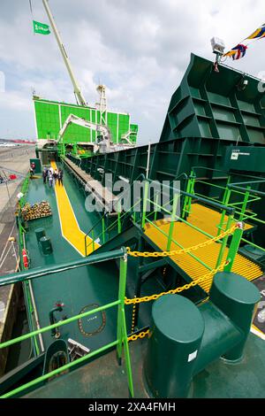 Zeebrugge, Belgio. 4 giugno 2024. Questa immagine mostra la presentazione della nave per installazione di rocce a tubo fallato "Yellowstone" del gruppo di infrastrutture offshore DEM, martedì 4 giugno 2024 a Zeebrugge. BELGA FOTO KURT DESPLENTER credito: Belga News Agency/Alamy Live News Foto Stock