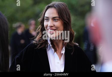 Alexa Chung partecipa allo spettacolo Dior Cruise 2025 al castello di Drummond, Perthshire. Data foto: Lunedì 3 giugno 2024. Foto Stock