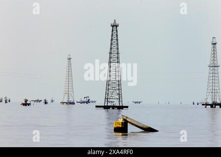 Lago Maracaibo, Venezuela. 18-03-2018. Sul lago Maracaibo si trova una stazione di perforazione. Foto di: Jose Bula. Foto Stock