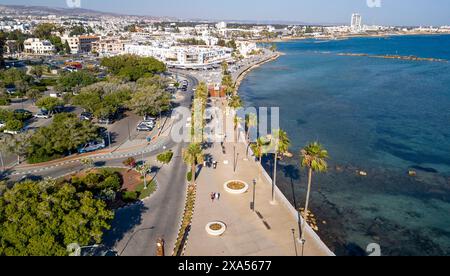 Vista aerea del lungomare e della passeggiata, di Paphos, Repubblica di Cipro. Foto Stock