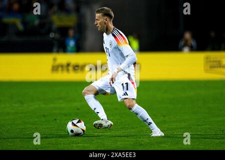 Chris Fuehrich (Deutschland , #11) AM Ball, GER, Deutschland vs. Ukraine, DFB Fussball Nationalmannschaft Herren, Laenderspiel, Saison 2023/2024, 03.06.2024. Le normative DFB vietano qualsiasi uso di fotografie come sequenze di immagini e/o quasi-video foto: Eibner-Pressefoto/Florian Wiegand Foto Stock
