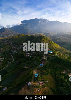 Il Monte Kinabalu in Malesia Foto Stock