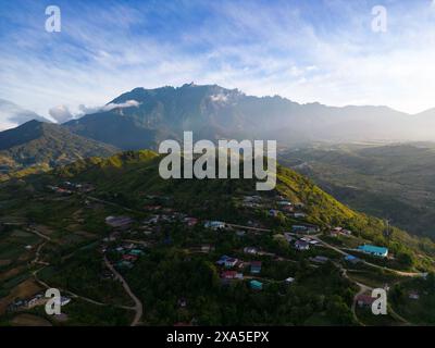 Il Monte Kinabalu in Malesia Foto Stock