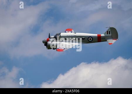 Avro C19 Anson in mostra a colori RAF Coningsby al Military Air Show Shuttleworth Collection Old Warden giugno 2024 Foto Stock