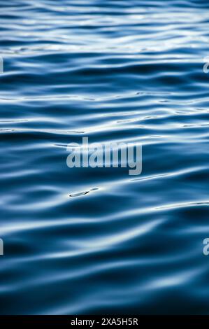 Dettaglio di increspature nell'oceano Foto Stock
