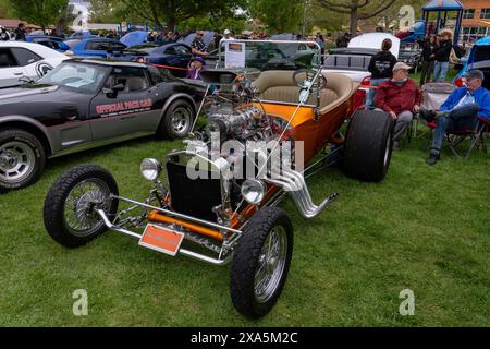 Un hotrod Ford T-bucket del 1923 con un motore Chrysler soffiato al Moab Rotary Car Show di Moab, Utah. Foto Stock