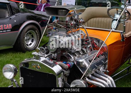 Un hotrod Ford T-bucket del 1923 con un motore Chrysler soffiato al Moab Rotary Car Show di Moab, Utah. Foto Stock