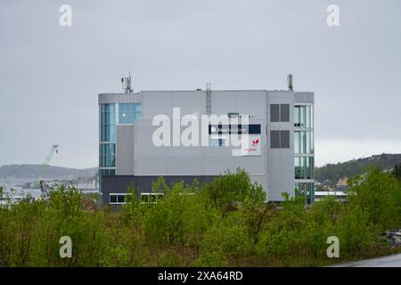 L'edificio amministrativo della base logistica di Vestbase petrolifera a Kristiansund, Norvegia Foto Stock