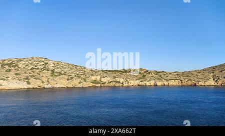 L'incantevole bellezza dell'isola di iOS, in Grecia, offre paesaggi mozzafiato e acque cristalline Foto Stock