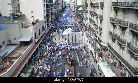 Buenos Aires, Argentina, 6 marzo 2017: Veduta aerea della marcia CGT, nelle strade di Buenos Aires. Foto Stock