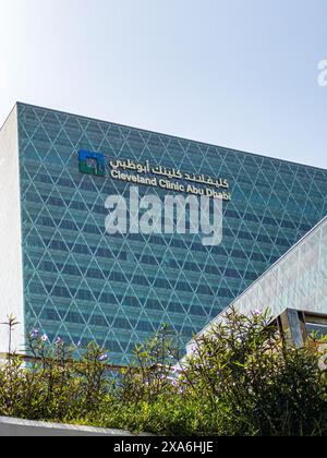 La Cleveland Clinic Abu Dhabi è un ospedale multispecialistico situato ad Abu Dhabi, Emirati Arabi Uniti. Il lussuoso ospedale da 364 posti letto, parte di Cleveland Cl Foto Stock