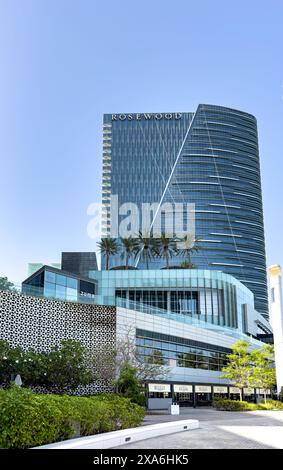 Ristorante stellato Zuma e lussuoso Rosewood Hotel ad Abu Dhabi sull'isola di al Maryah Foto Stock