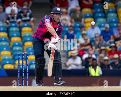 Bridgetown, Barbados. 4 giugno 2024. Coppa del mondo ICC T20 2024 - Inghilterra contro Scozia partita abbandonata dopo 10 overs a causa della pioggia mentre l'Inghilterra gioca contro la Scozia nella Coppa del mondo ICC T20 a Kensington Oval, Bridgetown, Barbados. Crediti: Ian Jacobs/Alamy Live News Foto Stock