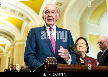 Washington, Stati Uniti. 4 giugno 2024. Il senatore ed Markey (D-ma) parla a una conferenza stampa al Campidoglio degli Stati Uniti. Credito: SOPA Images Limited/Alamy Live News Foto Stock