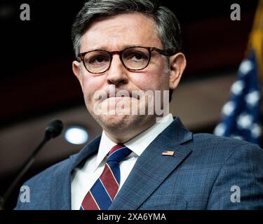 Washington, Stati Uniti. 4 giugno 2024. Il presidente della camera Mike Johnson (R-LA) parla a una conferenza stampa al Campidoglio degli Stati Uniti. Credito: SOPA Images Limited/Alamy Live News Foto Stock