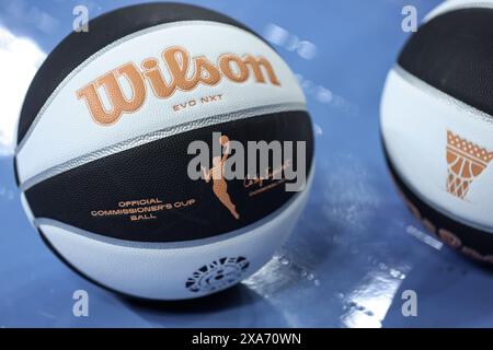 Chicago, Stati Uniti. 4 giugno 2024. Chicago, Stati Uniti, 4 giugno 2024: Il basket della Commissioners Cup viene visto prima della partita della Commissioners Cup tra Chicago Sky e New York Liberty, domenica 4 giugno 2024 alla Wintrust Arena di Chicago, USA. (NESSUN USO COMMERCIALE) (Shaina Benhiyoun/SPP) credito: SPP Sport Press Photo. /Alamy Live News Foto Stock