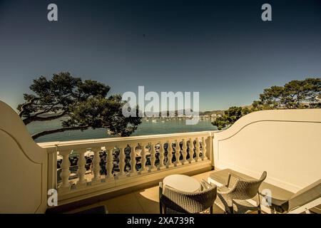 Vista dal balcone dell'Hotel Illa d'Or sul mare di Port de Pollenca, Maiorca, Spagna Foto Stock