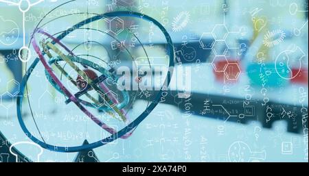 Immagine di composti chimici e formule scientifiche su modello atomico in laboratorio Foto Stock