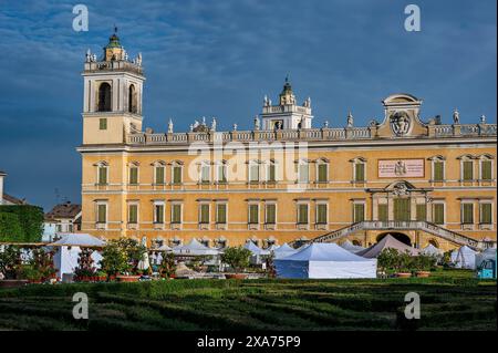 Mostra giardino nel parco, Palazzo Ducale, Palazzo Ducale Reggia di Colorno, Colorno, Provincia di Parma Emilia-Romagna, Italia, Europa Foto Stock