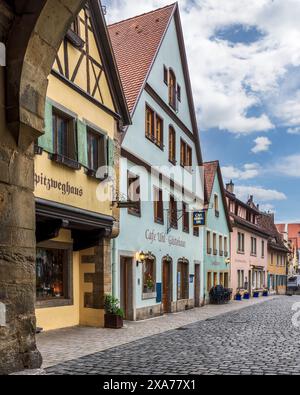 Una vista panoramica di Plonlein a Rothenburg ob der Tauber, Baviera, Germania. Foto Stock