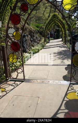Giardino per gli amanti nei giardini del Castello di Trauttmansdorff, Merano, alto Adige, Italia, Europa Foto Stock