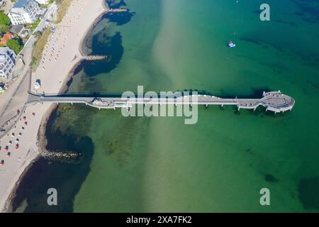 Ponte marittimo nella città termale di Niendorf, Schleswig-Holstein, Germania Foto Stock