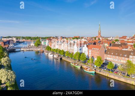 Vista della città vecchia e delle chiese di Lubecca, città anseatica di Lubecca, Schleswig-Holstein, Germania Foto Stock