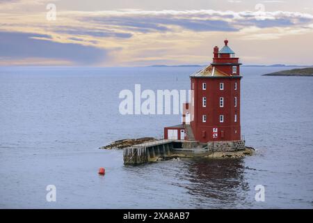 Vecchio faro di legno Kjeungskjaer situato a Oerland, Norvegia Foto Stock