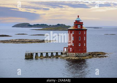 Vecchio faro di legno Kjeungskjaer situato a Oerland, Norvegia Foto Stock