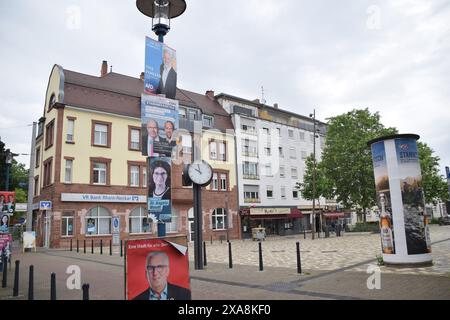 Mannheim, Germania. 5 giugno 2024. Manifesti di vari candidati su un lampione nella città tedesca di Mannheim. Credito: René Priebe/dpa/Alamy Live News Foto Stock