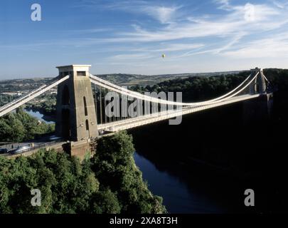 Il ponte sospeso di Clifton è un ponte a pedaggio sospeso classificato Grade i, basato su un progetto di Brunel, che attraversa la gola di Avon che collega Clifton a Bristol Foto Stock
