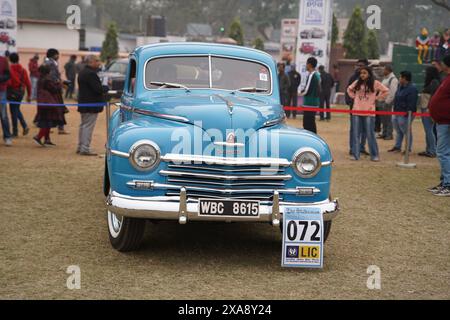 1948 Plymouth Offerte De Luxe auto con 3569 cc e motore a 6 cilindri, WBC 8615 India. Foto Stock