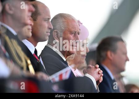 Re Carlo III all'evento commemorativo nazionale del Regno Unito per il 80° anniversario del D-Day, ospitato dal Ministero della difesa sul Southsea Common a Portsmouth, Hampshire. Data foto: Mercoledì 5 giugno 2024. Foto Stock