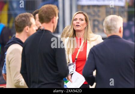 Julia Scharf, Moderatorin, Sportmoderatorin, Das Erste, ARD, nella partita amichevole GERMANIA - UCRAINA 0-0 DEUTSCHLAND - UCRAINA in preparazione ai Campionati europei 2024 il 3 giugno 2024 a Norimberga, Germania. Fotografo: ddp Images/STAR-Images credito: ddp media GmbH/Alamy Live News Foto Stock