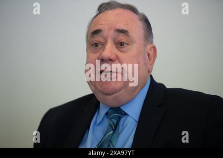 Londra, Regno Unito. 5 giugno 2024. Alex Salmond - ex primo ministro della Scozia e attuale leader del Partito ALBA a un briefing per le elezioni generali di Westminster dove ha annunciato che il Partito ALBA schiererà e sosterrà 20 candidati alle elezioni di luglio. Credito: Justin ng/Alamy Live News. Foto Stock