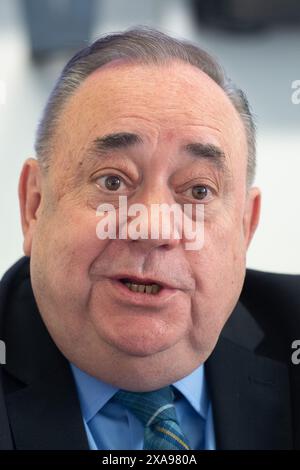 Londra, Regno Unito. 5 giugno 2024. Alex Salmond - ex primo ministro della Scozia e attuale leader del Partito ALBA a un briefing per le elezioni generali di Westminster dove ha annunciato che il Partito ALBA schiererà e sosterrà 20 candidati alle elezioni di luglio. Credito: Justin ng/Alamy Live News. Foto Stock